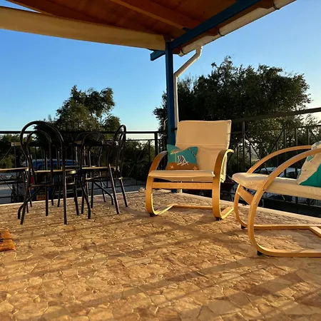 Holiday home The Olive Pickers House